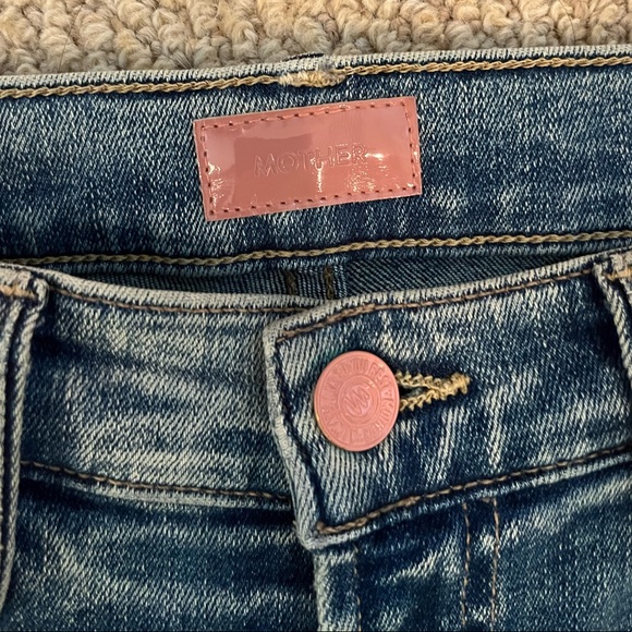 MOTHER High Waisted Rascal Ankle Fray Jeans - Picture 4 of 15